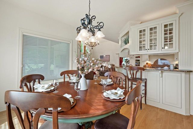 264 Steeple Point CIRCLE, Delafield, WI 53018