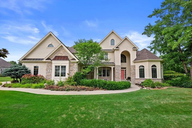 264 Steeple Point CIRCLE, Delafield, WI 53018