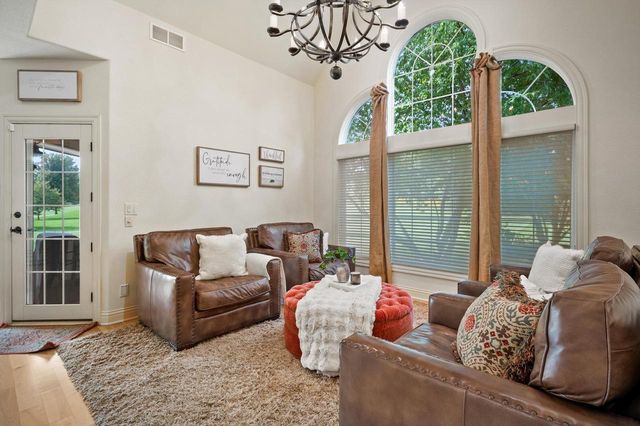 264 Steeple Point CIRCLE, Delafield, WI 53018