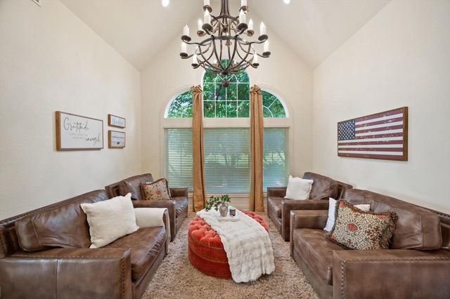 264 Steeple Point CIRCLE, Delafield, WI 53018
