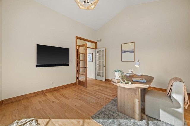 264 Steeple Point CIRCLE, Delafield, WI 53018