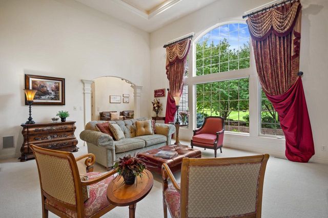 264 Steeple Point CIRCLE, Delafield, WI 53018