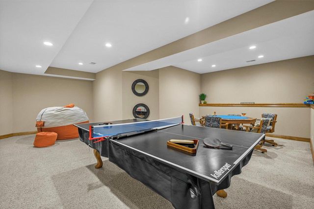 264 Steeple Point CIRCLE, Delafield, WI 53018