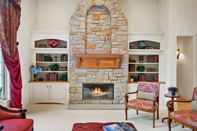 264 Steeple Point CIRCLE, Delafield, WI 53018