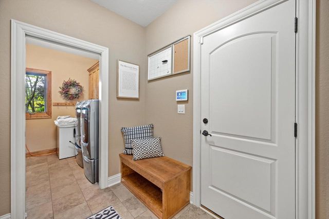 264 Steeple Point CIRCLE, Delafield, WI 53018