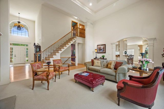 264 Steeple Point CIRCLE, Delafield, WI 53018