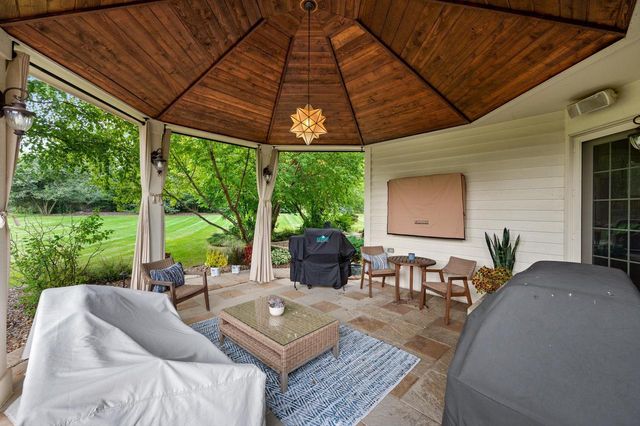 264 Steeple Point CIRCLE, Delafield, WI 53018