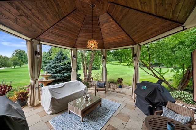 264 Steeple Point CIRCLE, Delafield, WI 53018