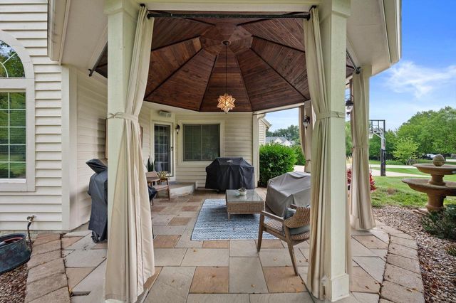 264 Steeple Point CIRCLE, Delafield, WI 53018