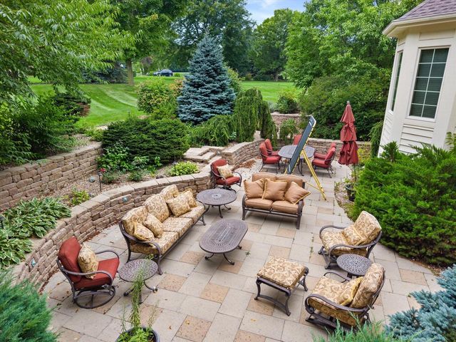 264 Steeple Point CIRCLE, Delafield, WI 53018