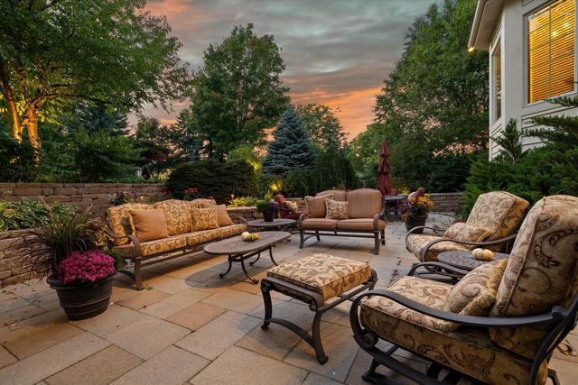 264 Steeple Point CIRCLE, Delafield, WI 53018