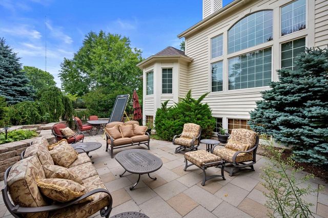 264 Steeple Point CIRCLE, Delafield, WI 53018