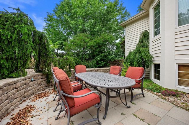 264 Steeple Point CIRCLE, Delafield, WI 53018