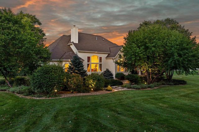 264 Steeple Point CIRCLE, Delafield, WI 53018