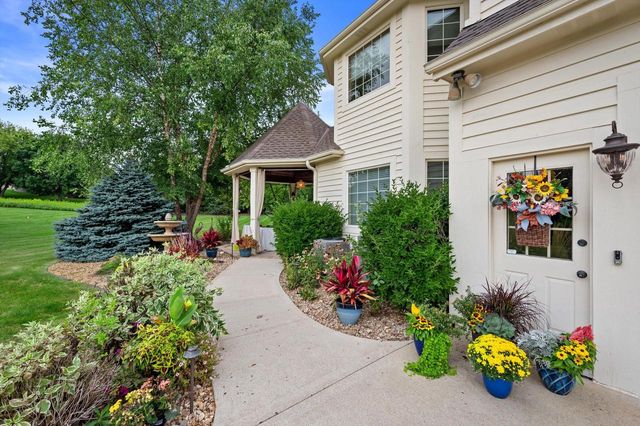 264 Steeple Point CIRCLE, Delafield, WI 53018