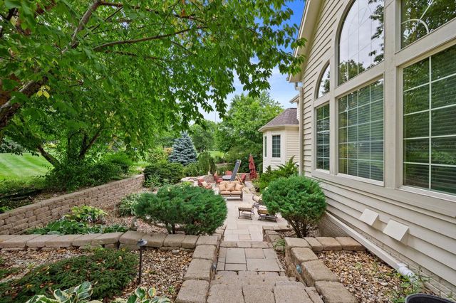 264 Steeple Point CIRCLE, Delafield, WI 53018