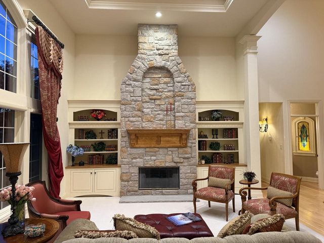 264 Steeple Point CIRCLE, Delafield, WI 53018