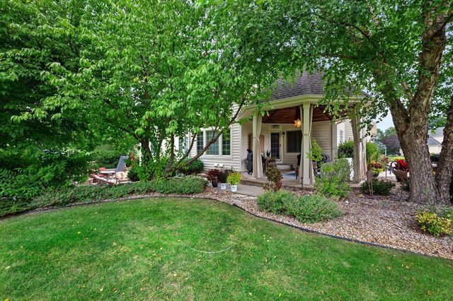 264 Steeple Point CIRCLE, Delafield, WI 53018