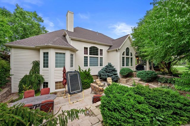 264 Steeple Point CIRCLE, Delafield, WI 53018