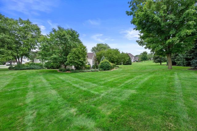 264 Steeple Point CIRCLE, Delafield, WI 53018