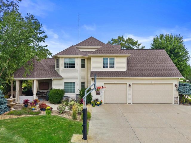264 Steeple Point CIRCLE, Delafield, WI 53018
