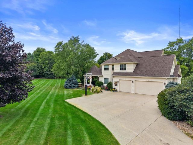 264 Steeple Point CIRCLE, Delafield, WI 53018