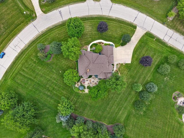 264 Steeple Point CIRCLE, Delafield, WI 53018