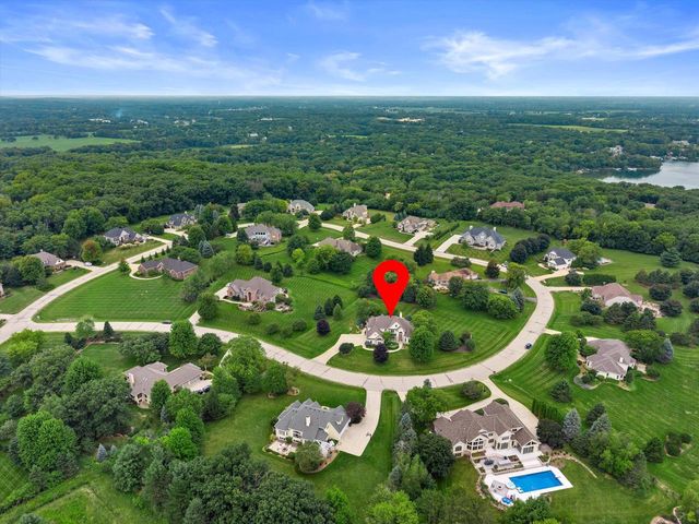 264 Steeple Point CIRCLE, Delafield, WI 53018