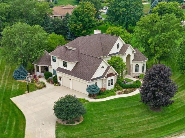 264 Steeple Point CIRCLE, Delafield, WI 53018