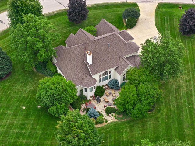 264 Steeple Point CIRCLE, Delafield, WI 53018