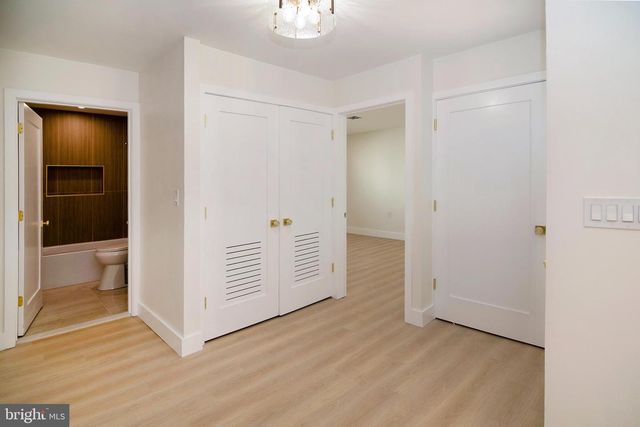 3 NARBERTH PL, Southampton, NJ 08088