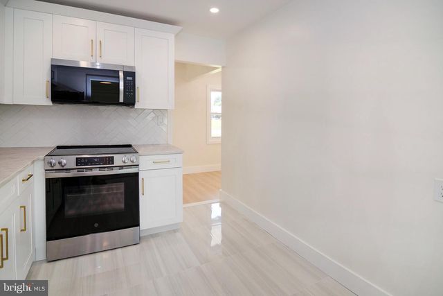 3 NARBERTH PL, Southampton, NJ 08088