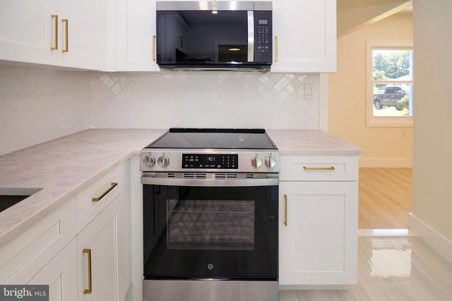 3 NARBERTH PL, Southampton, NJ 08088