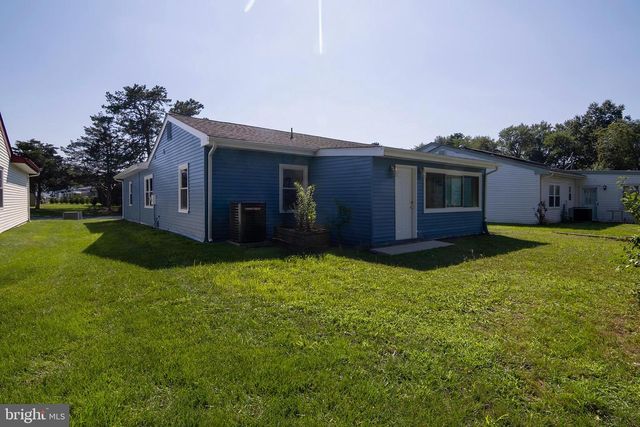 3 NARBERTH PL, Southampton, NJ 08088