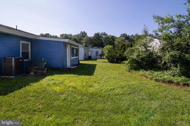 3 NARBERTH PL, Southampton, NJ 08088