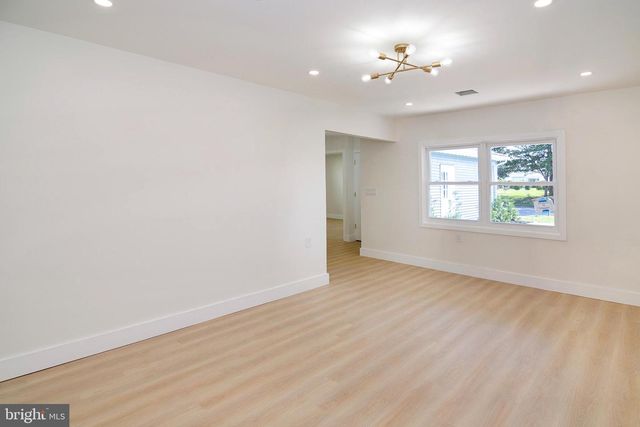 3 NARBERTH PL, Southampton, NJ 08088