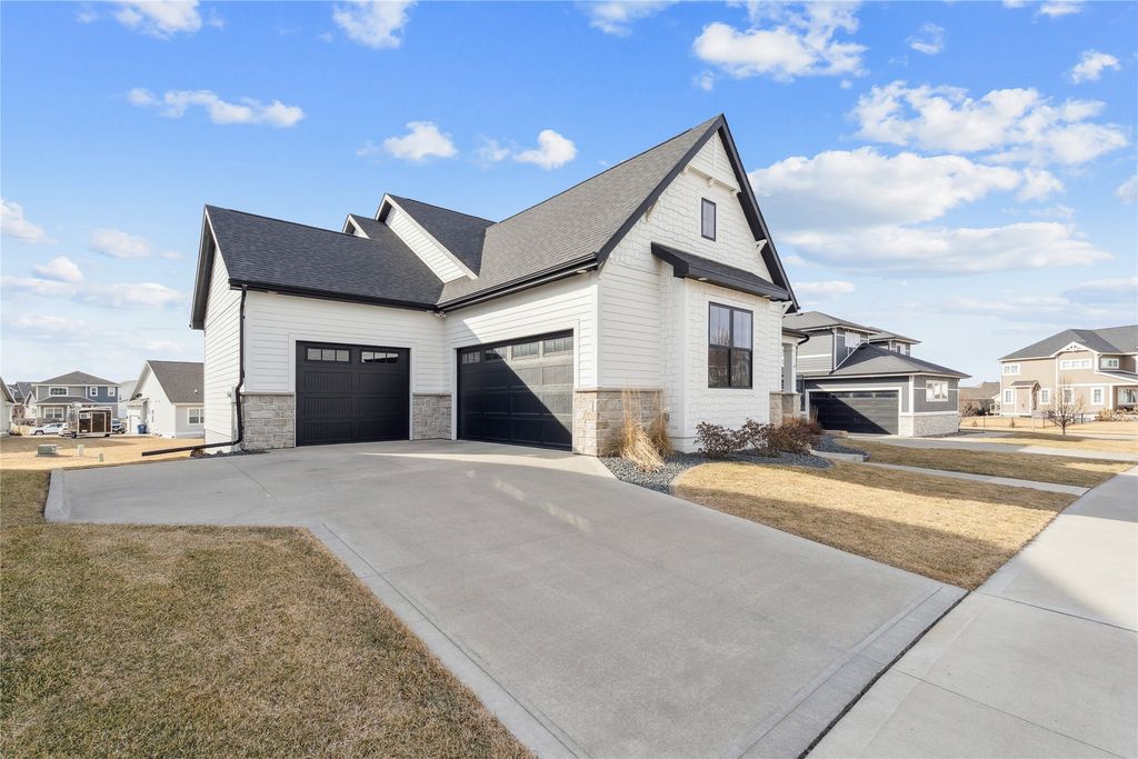 2319 SW 22nd Street, Ankeny, IA 50023