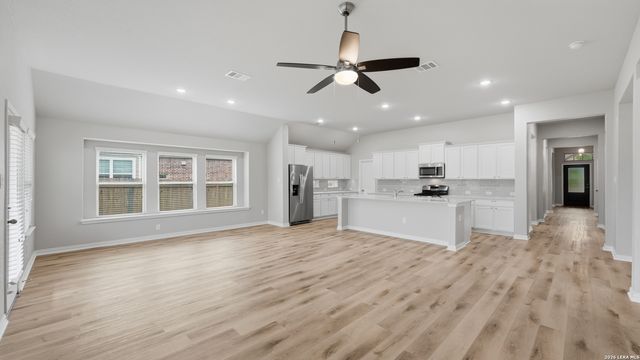 863 MAROON ST, New Braunfels, TX 78130