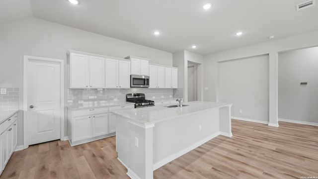 863 MAROON ST, New Braunfels, TX 78130