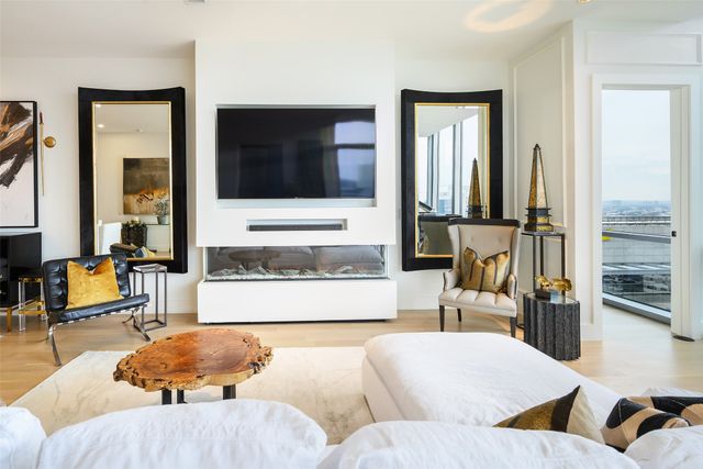 2200 Victory Avenue 2401, Dallas, TX 75219