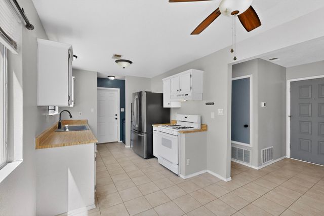 1348 Lil Avenue NE, Rio Rancho, NM 87144