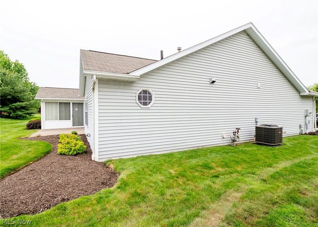 316 Brookpoint Street NW, North Canton, OH 44720