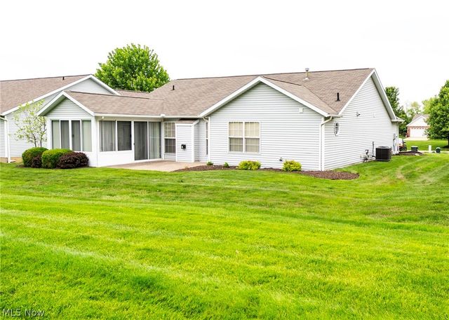 316 Brookpoint Street NW, North Canton, OH 44720