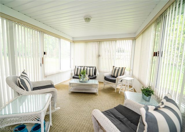 316 Brookpoint Street NW, North Canton, OH 44720
