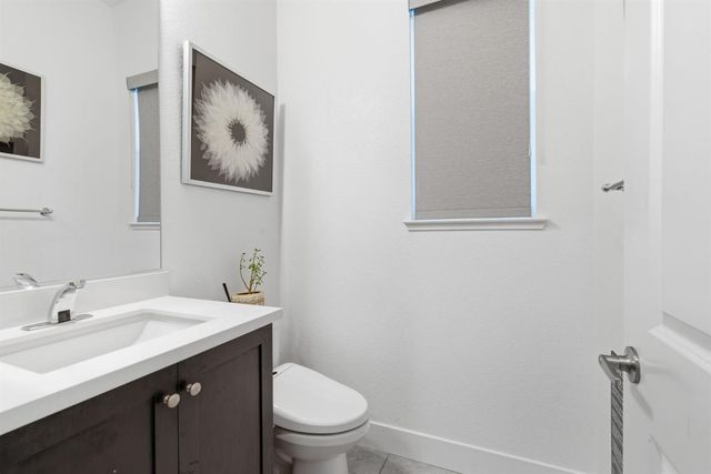 2281 Garden Farms Ave, Lathrop, CA 95330