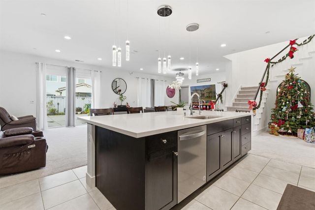 2281 Garden Farms Ave, Lathrop, CA 95330