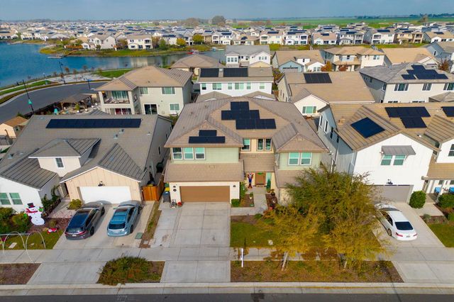 2281 Garden Farms Ave, Lathrop, CA 95330