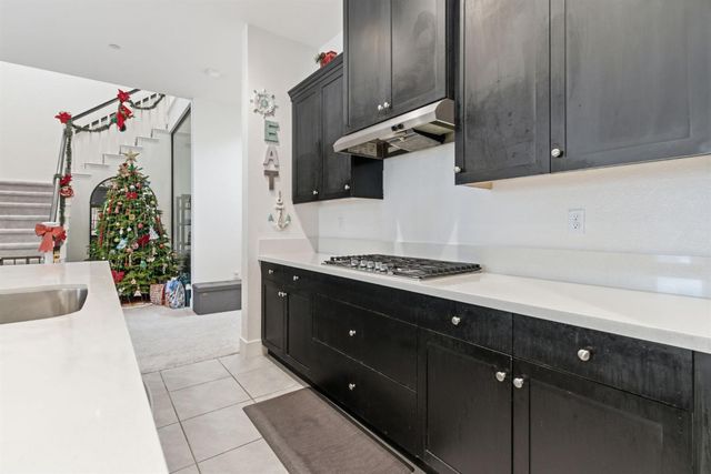 2281 Garden Farms Ave, Lathrop, CA 95330