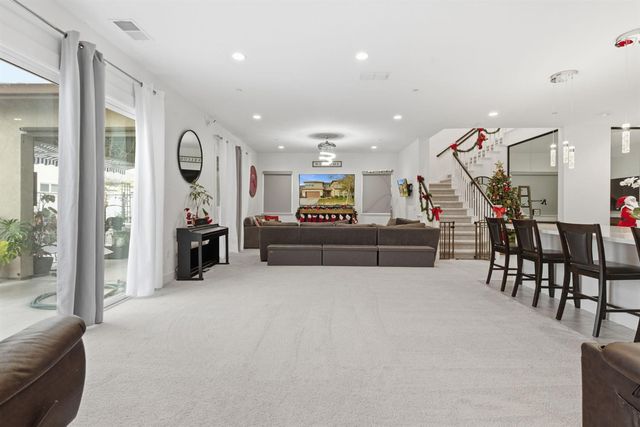 2281 Garden Farms Ave, Lathrop, CA 95330