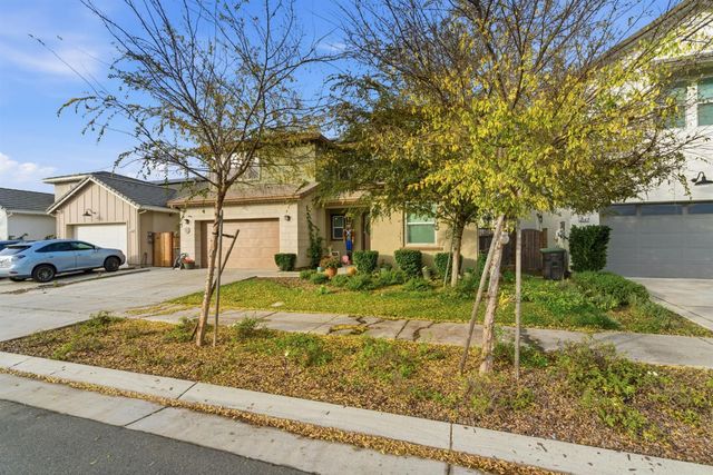 2281 Garden Farms Ave, Lathrop, CA 95330